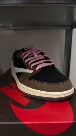 Travis Scott’s size 9