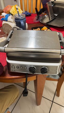 Sanwich maker and slicer
