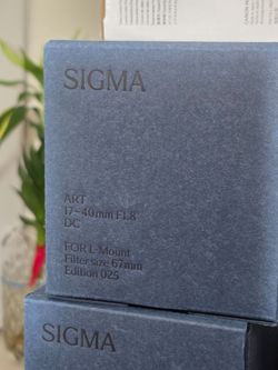 Brand new Sigma 17-40mm f1.8 lens for Leica L