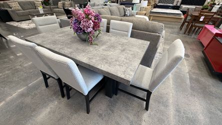 7 PC DINING TABLE