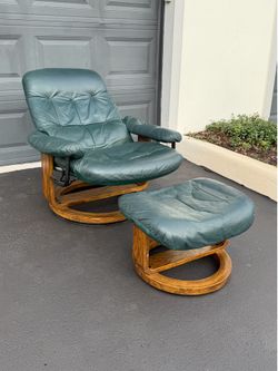 Vintage Green Ekornes Stressless Leather Recliner & Ottoman Set | Wood Base