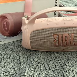 JBL Charge 5 Bluetooth Speaker Pink With Box & Cover/Carrier Excellent Condition
