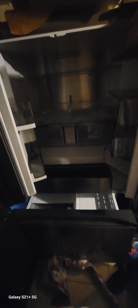 DEAL!!!DEAL!!! Samsung Bespoke  4-Door French Door Refrigerator