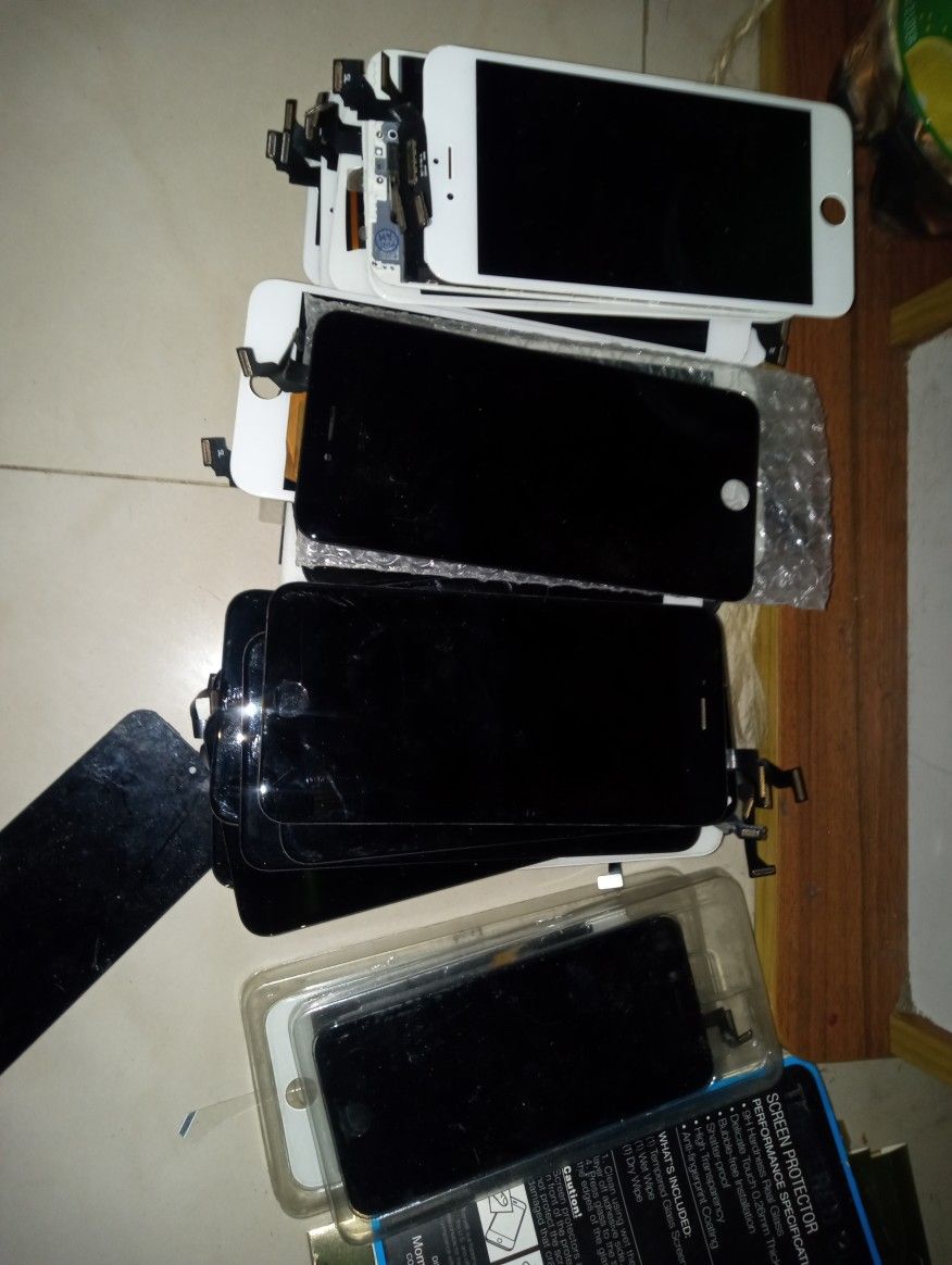 Apple iPhone Screens Replacements.