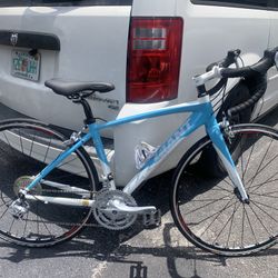 ✨Women’s GIANT Avail3 Road Bike X/S✨
