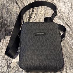 Michael Kors Flight Bag