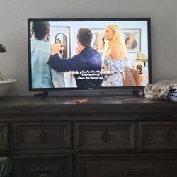 TCL ROKU TV 32 Inch