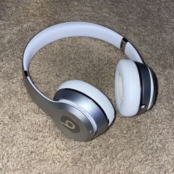 Beats Solo 3 Bluetooth Headphones 