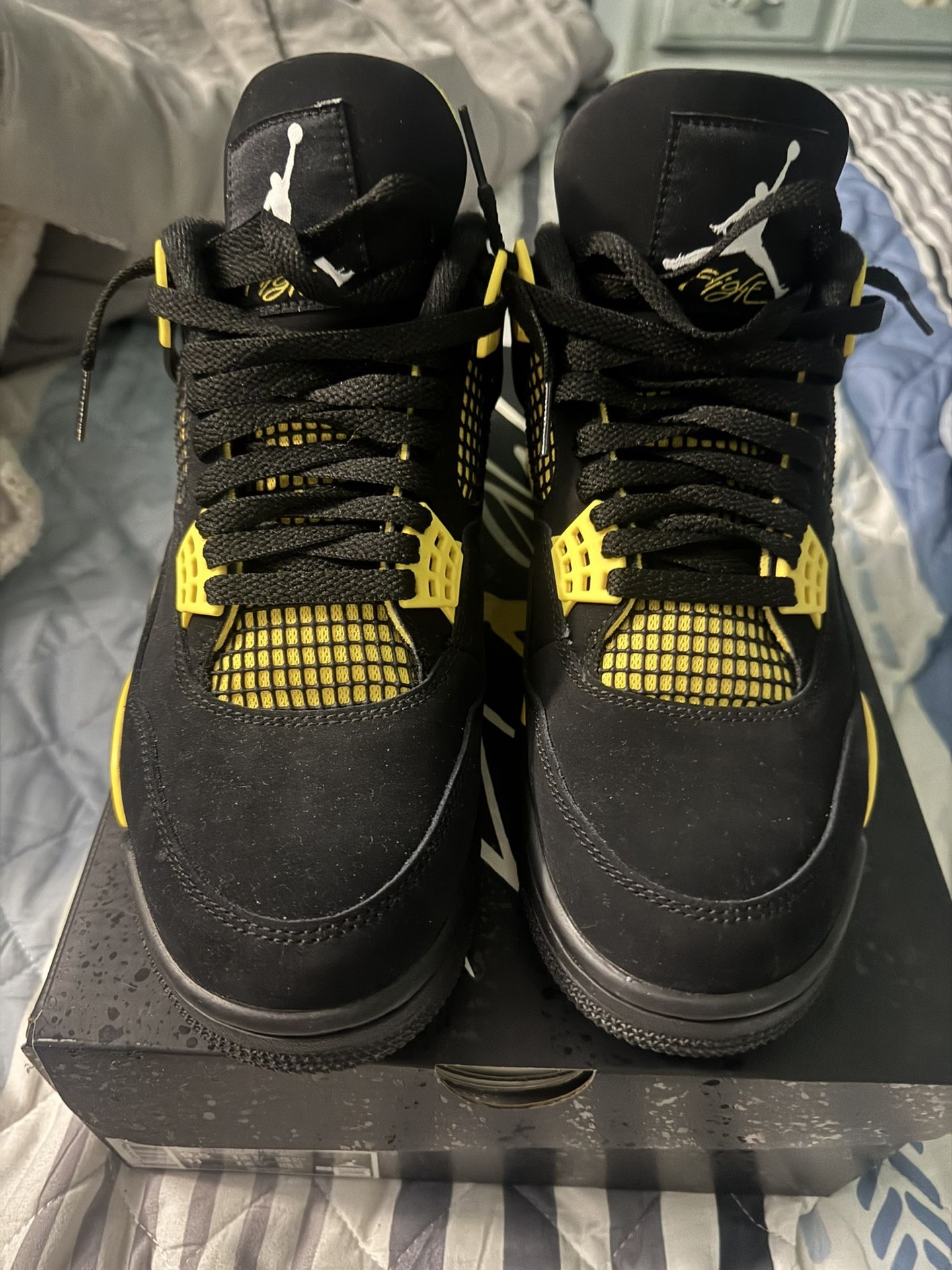 Jordan 4 ( Thunder )