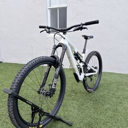 2023 (Medium)SPECIALIZED STUMPJUMPER EVO EXPERT (Carbon) NO TRADES AT ALL FIRM ON PRICE