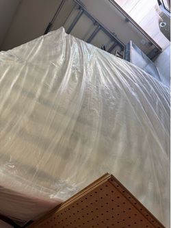 Free mattresses/ mattress boxes
