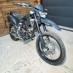 Kawasaki KLX 250 Dual Sport Dirt Bike