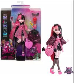Monster High Draculaura Doll with Accessories