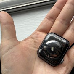 Series 5 Apple Watch 40mm