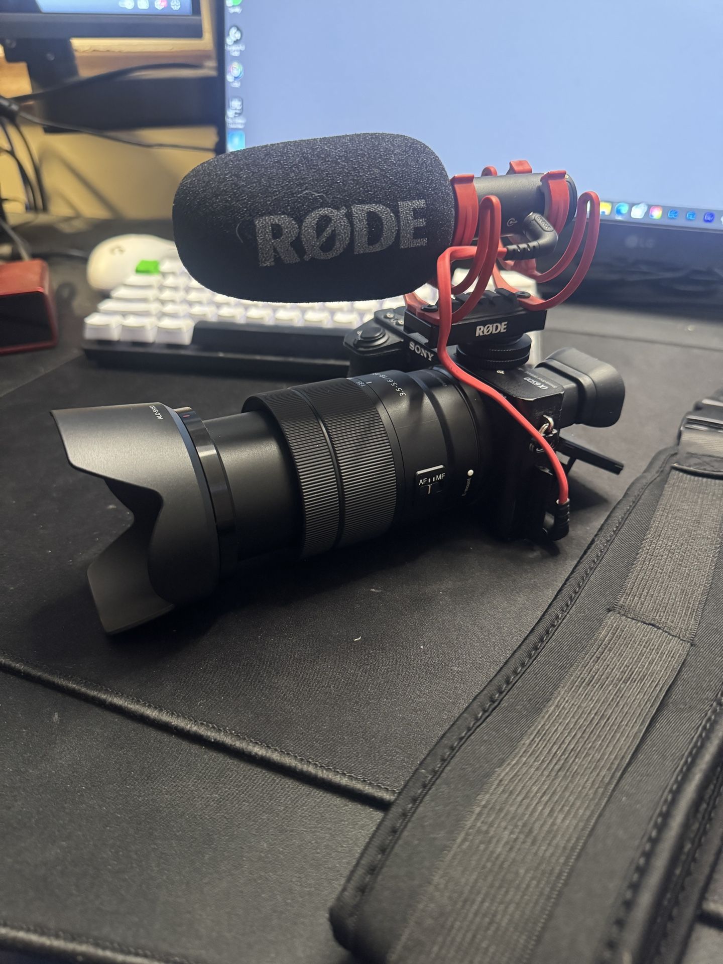 Sony A6500 x Sony 18-135mm f3.5-5.6 4K VLOG/CINEMA RIG BUNDLE.