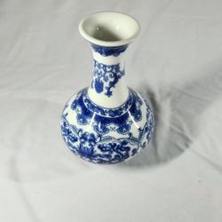 Blue White Porcelain Chinese mini 5,5 water lily grape cluster.