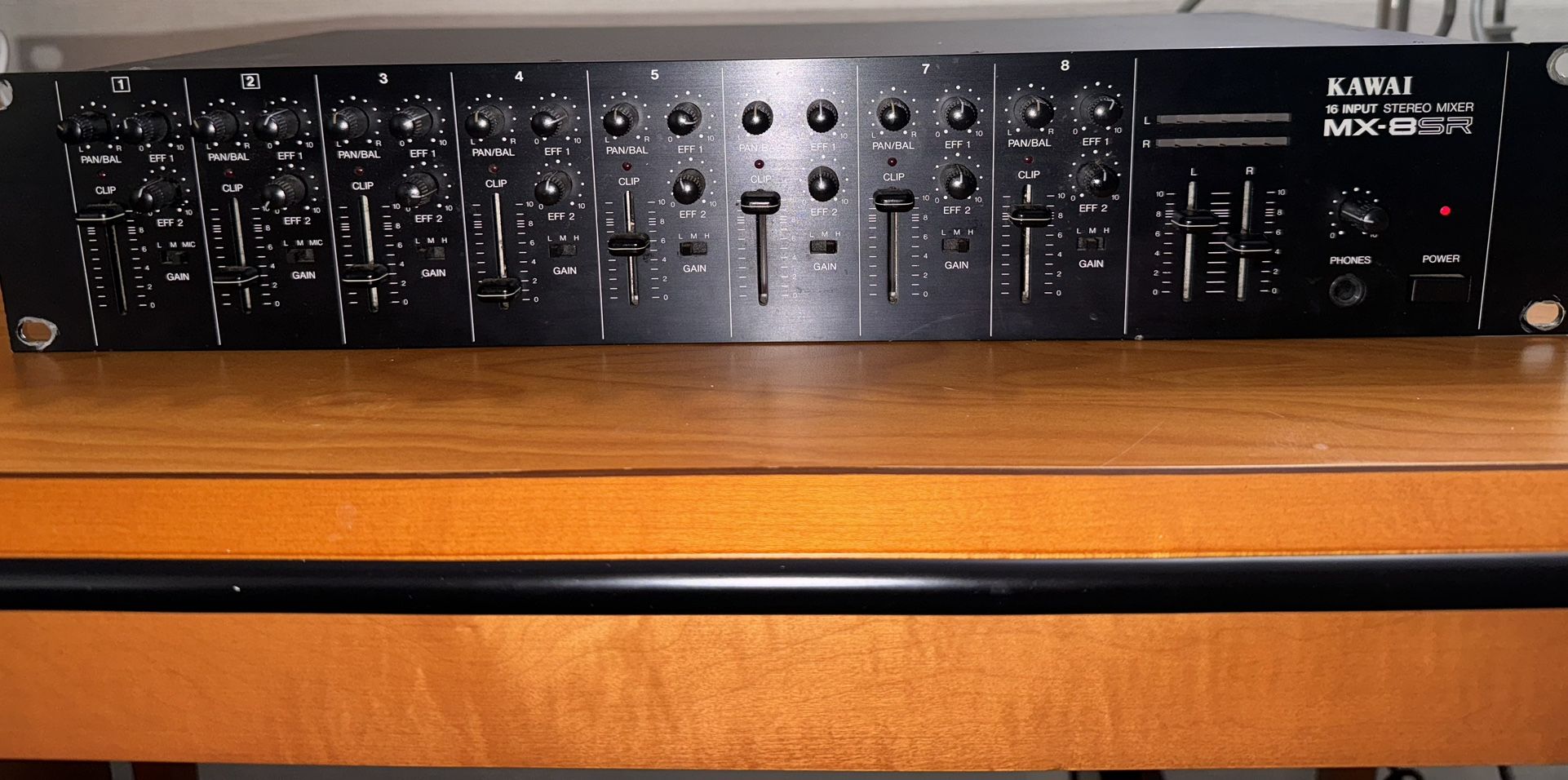 Kawai 16 input mixer