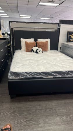 Bedroom set queen4 Pc wow o Super precio $550