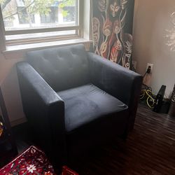 Black Velvet Tufted Chair