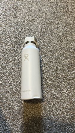 White hydroflask bottle