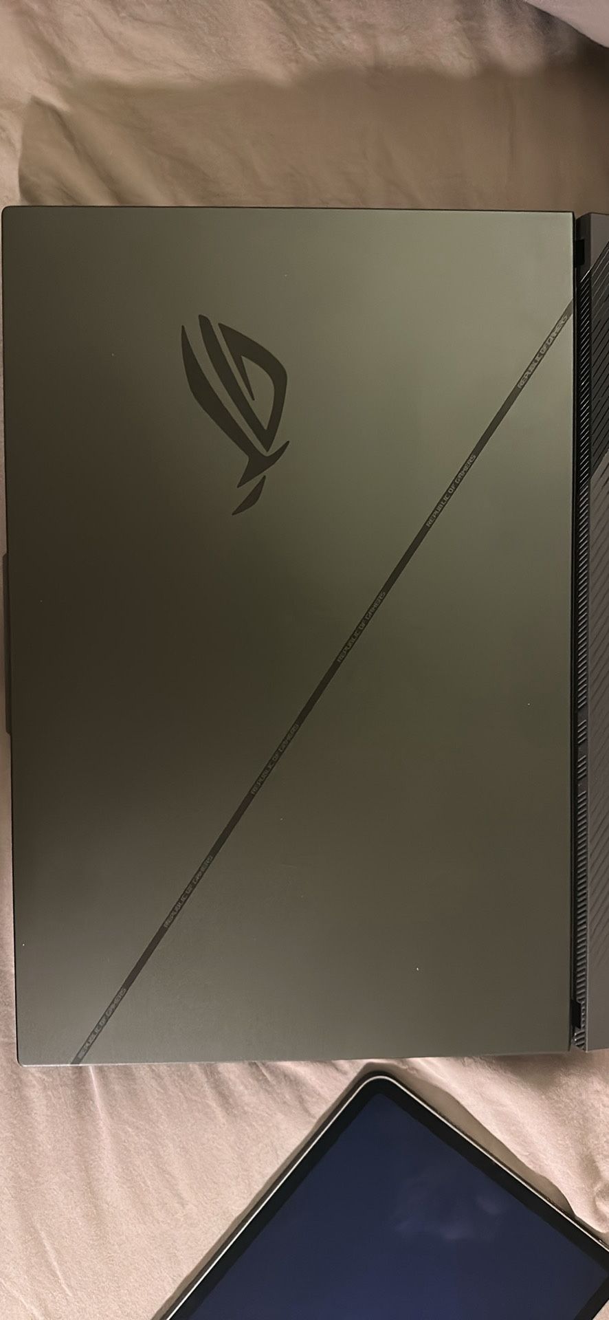 ROG Strix 18 4080 i9-14900HX 2TB SSD 32GB DDR5 2K 240hz model monitor