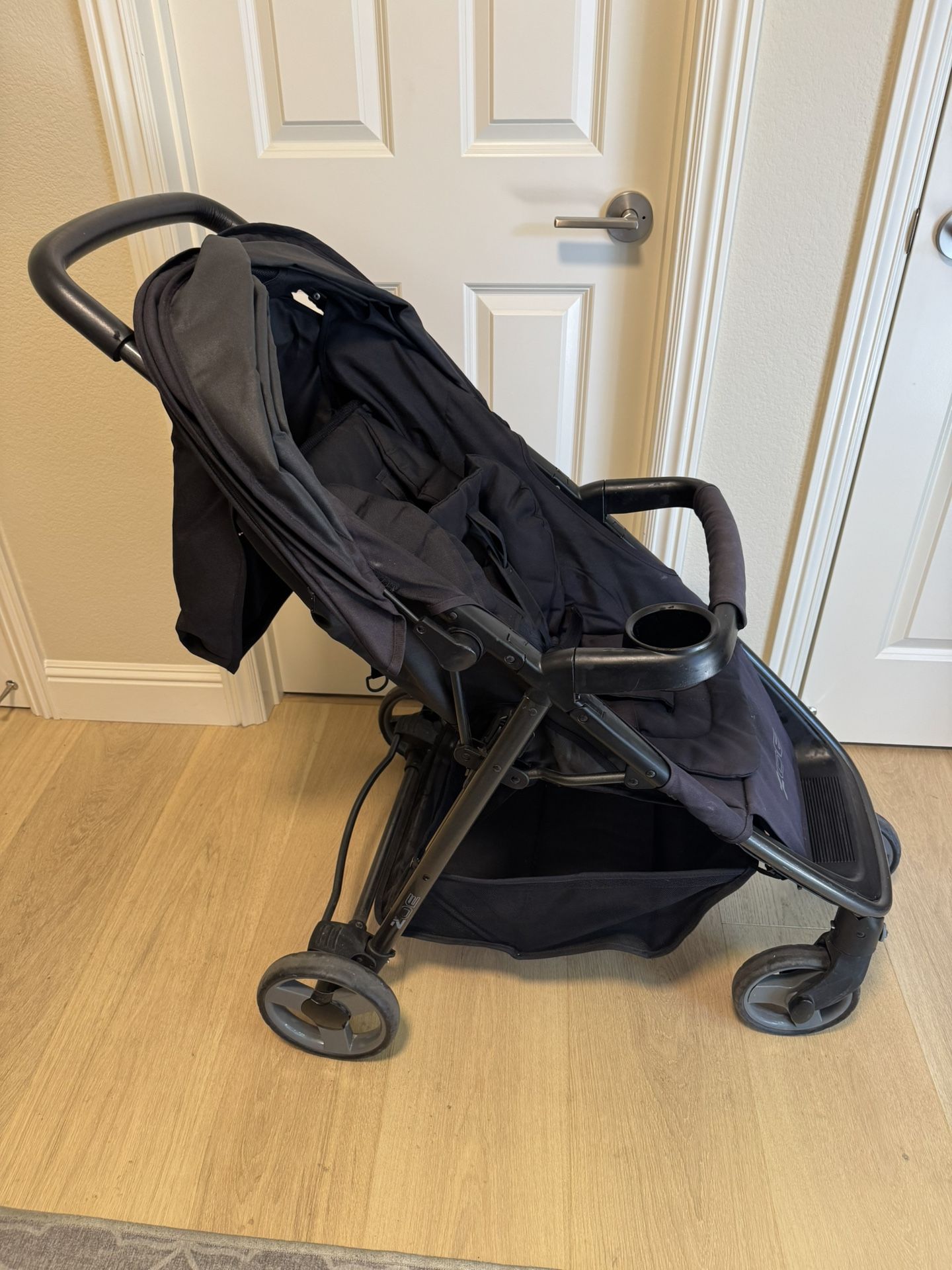 Zoe Lightweight, Compact Stroller