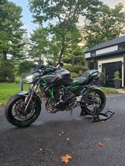 2023 Kawasaki Z650 ABS 3493 MILES With Tasteful Mods $5199