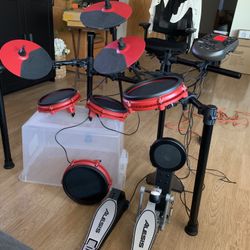 Alesis Nitro Mesh Black/Red Electronic Drum Set