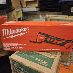 M18 Oscillating Multi-Tool (Tool-Only Firm 100)
