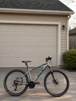 GT Laguna Pro 27.5” Mountain Bike – Medium Aluminum Frame