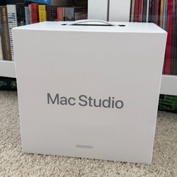 Apple Mac Studio M4 Max - 64GB RAM / 4TB SSD