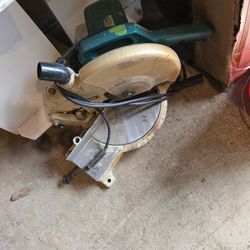 Chop Saw Makita 