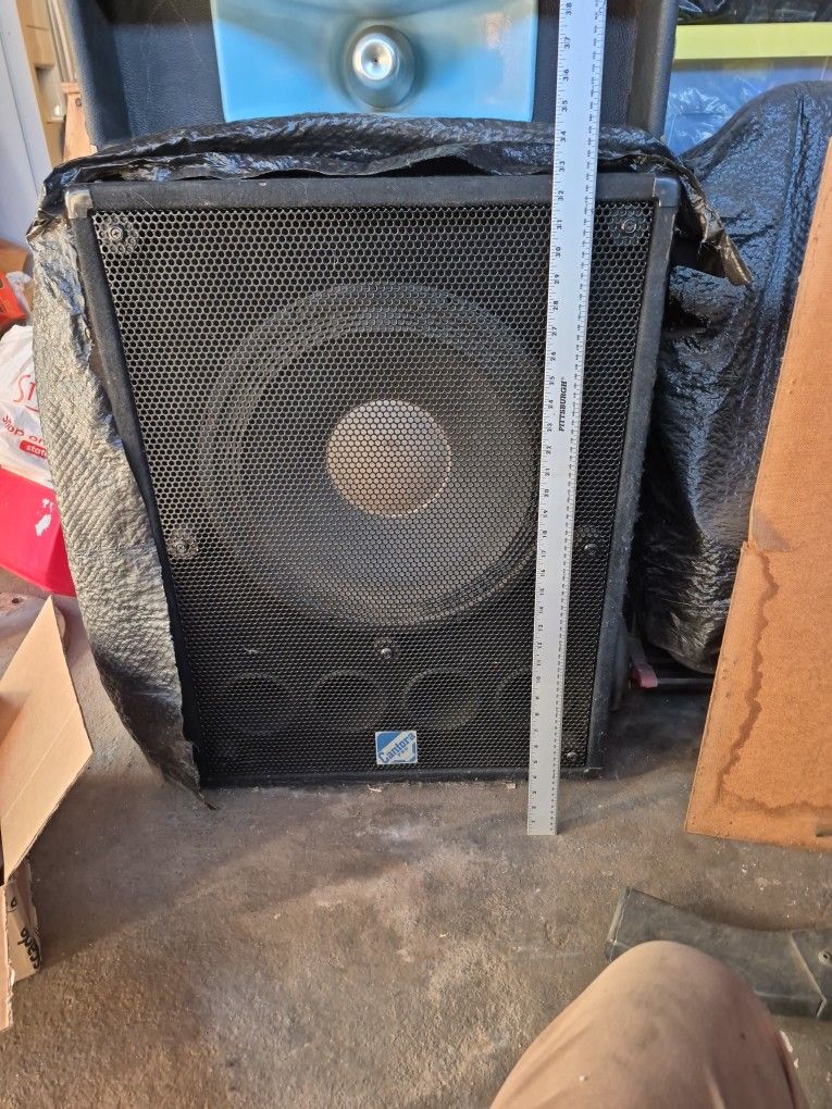 Cantor pro speaker w/P.A. and other components.