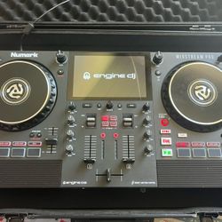 Mixstream Pro standalone DJ controller