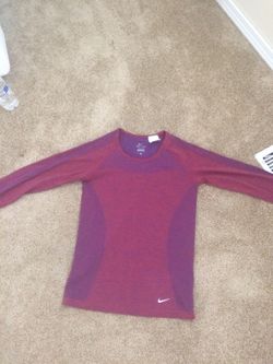 Women’s Nike Dri Fit long sleeve SZ M