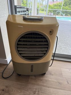 Hessaire MC18M 1300 CFM Low Humidity Evaporative Cooling Fan-Color May Vary