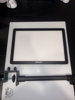 NEEWER GL1 Pro 15.5” LED Streaming Key Light With Desk Mount
