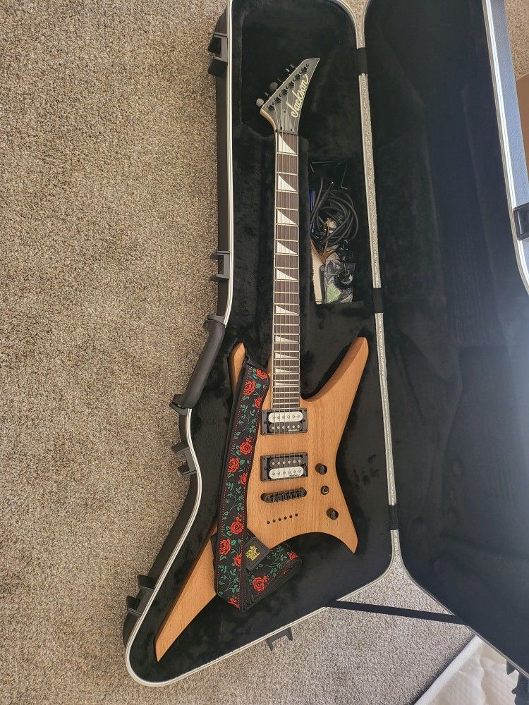 Jackson Warrior Guitar with Amp, hardcase and accessories