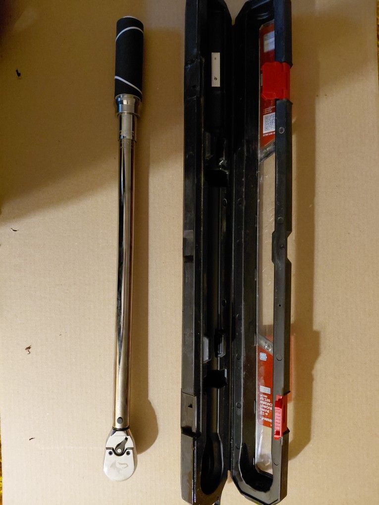 1/2 In Drive Torque Wrench 50-250 ft lbs