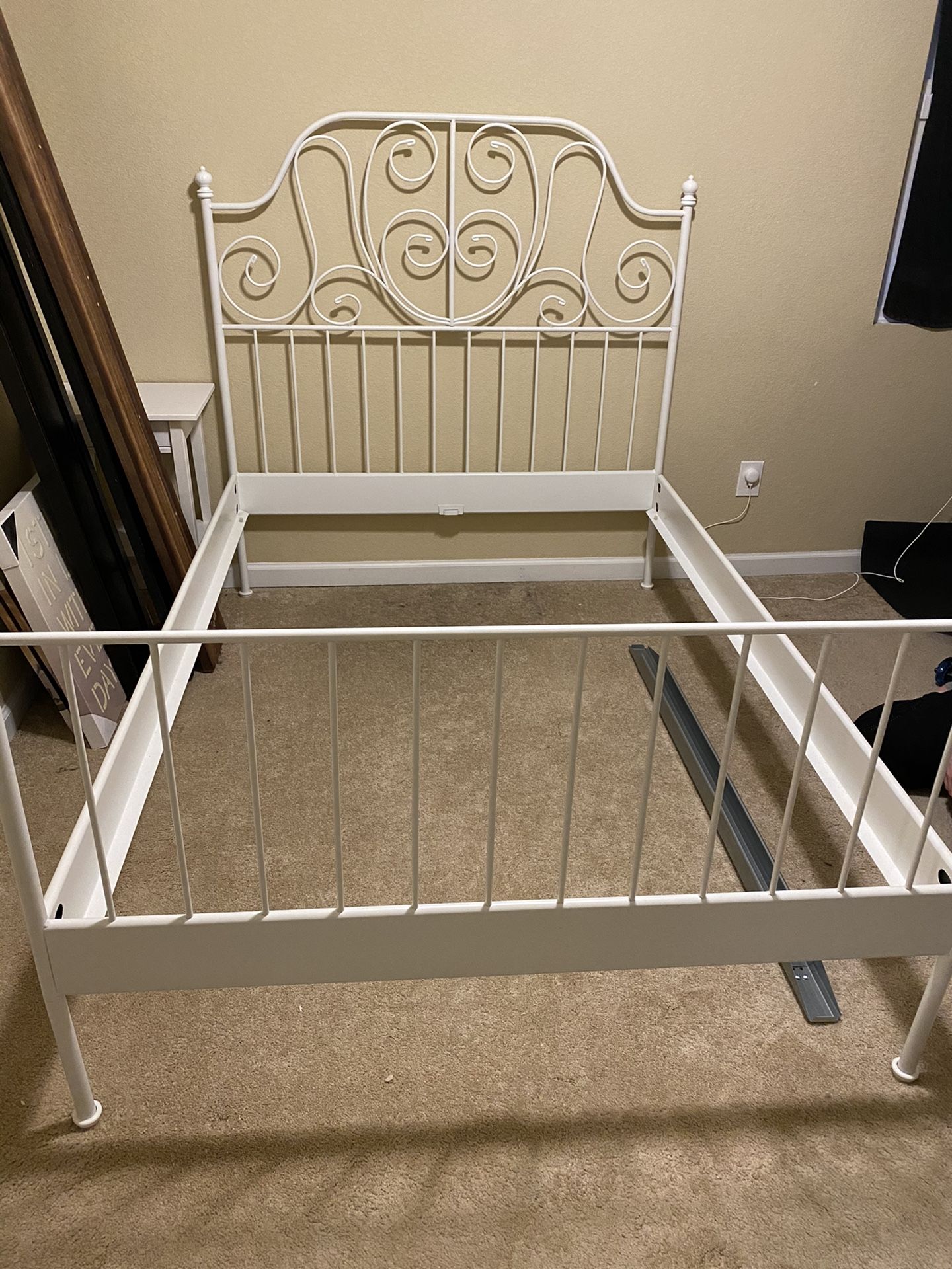 Metal Frame Bed for Full Matress