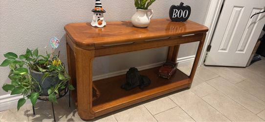 Console table great condition
