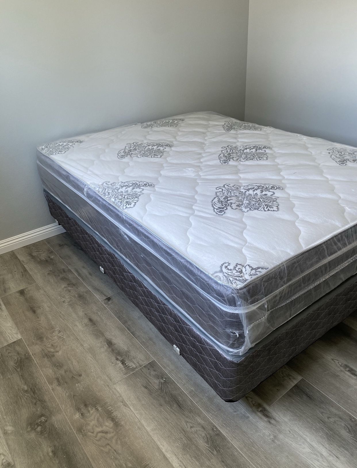 New Queen Size Bed