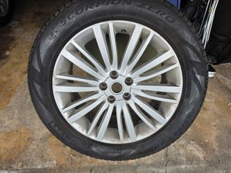 Range Rover Land Rover 20" Rim & Tire