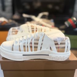 Burberry shoes