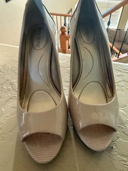 Bandolino Nude Patent Peep-Toe Heels