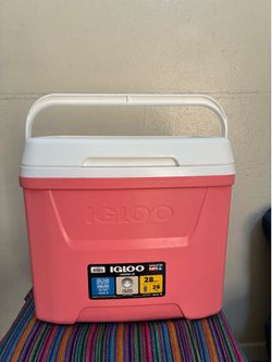 Igloo 28 QT Laguna Hard-Sided Ice Chest Cooler, Coral Pink