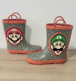 Boys Super Mario Brothers Rain Boots Size 13/1