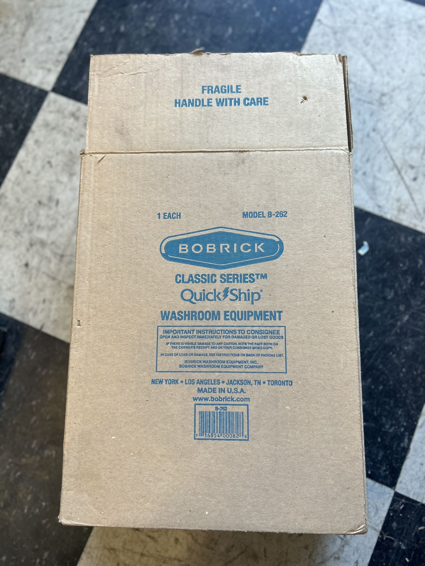 BOBRICK Paper towel dispensers