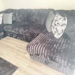 Ashley Midnight Madness 3pc Sectional