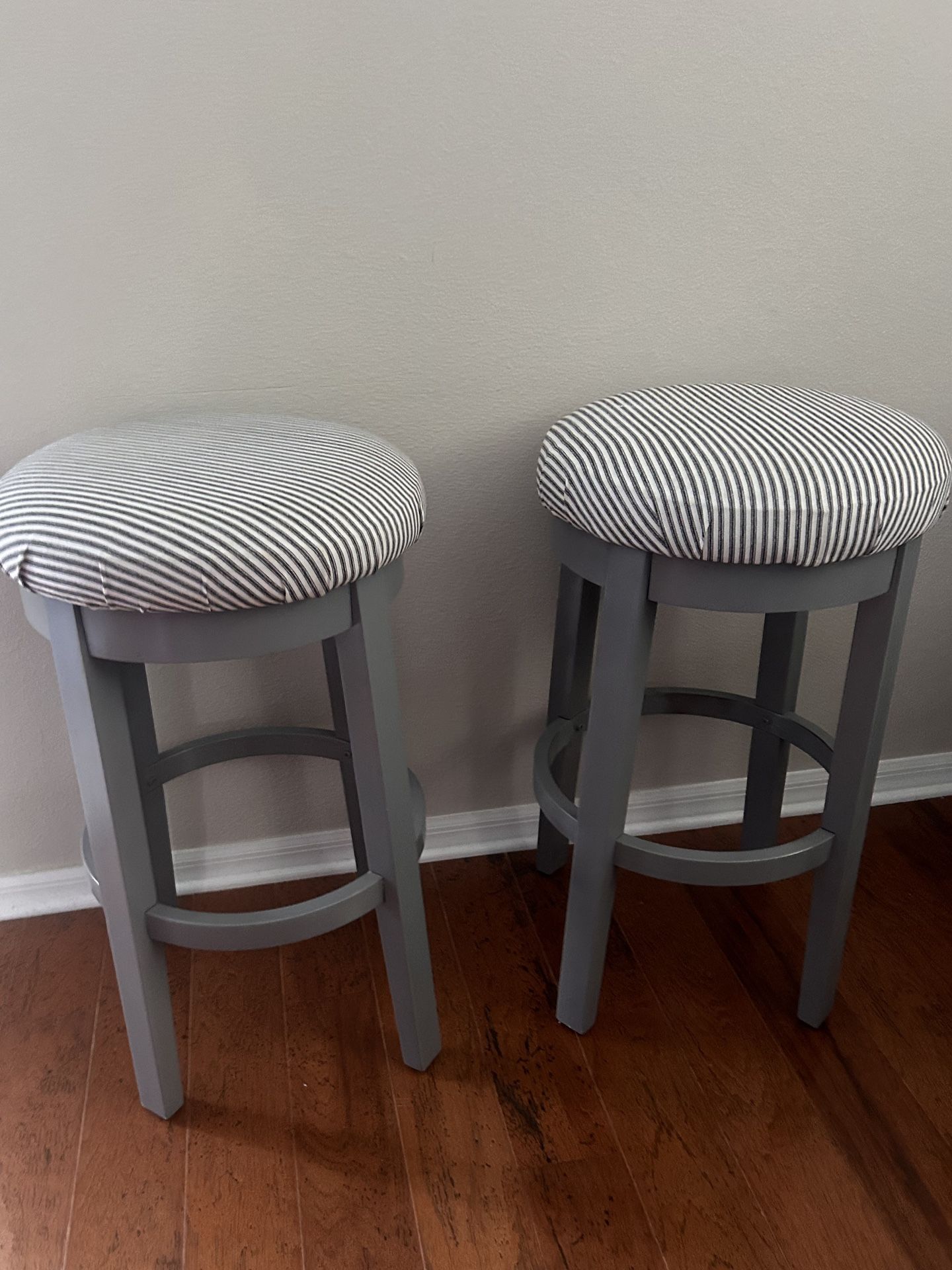COUNTER STOOLS